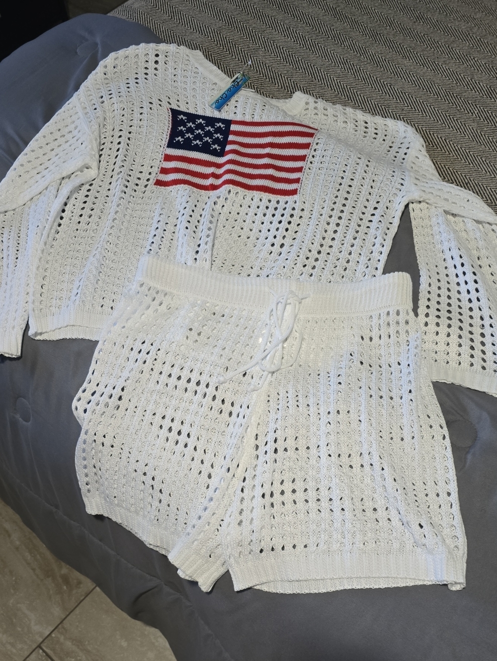 White Open-Knit Sweater & Shorts Set with American Flag Sz Lg Nwt